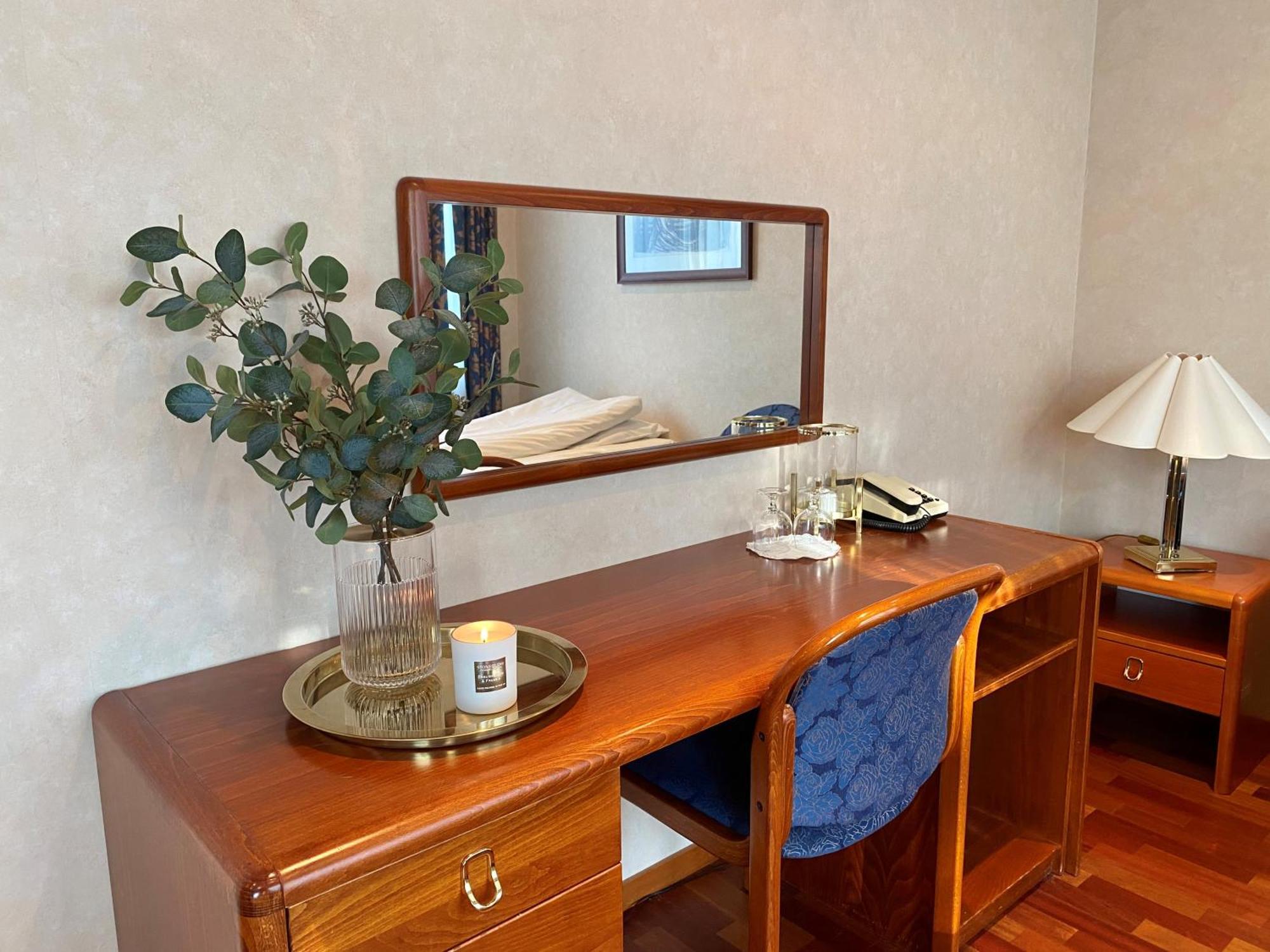 Alver Hotel Alversund Экстерьер фото