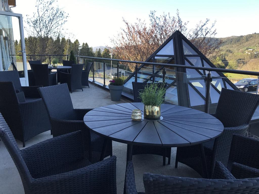Alver Hotel Alversund Экстерьер фото