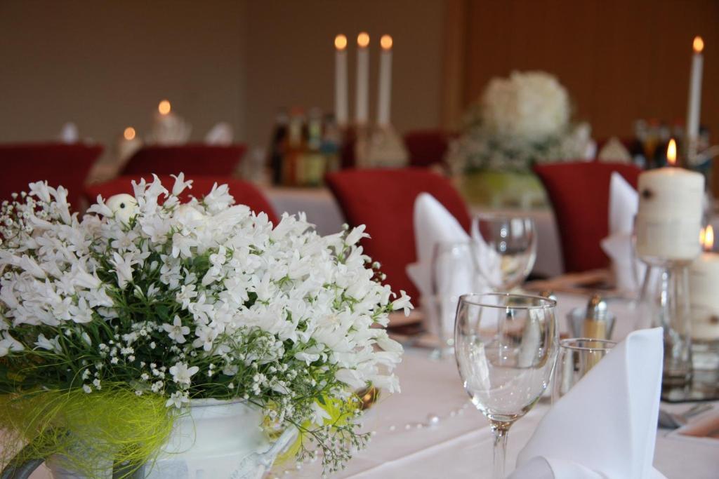 Alver Hotel Alversund Экстерьер фото